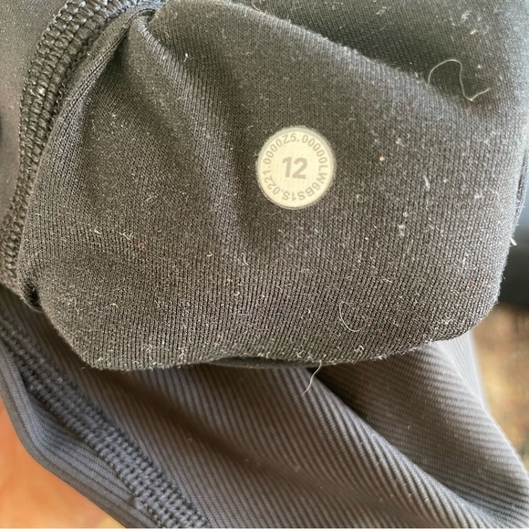 Lululemon Ribbed Contoured High Rise Crop *17"
Black - Picture 8 of 10